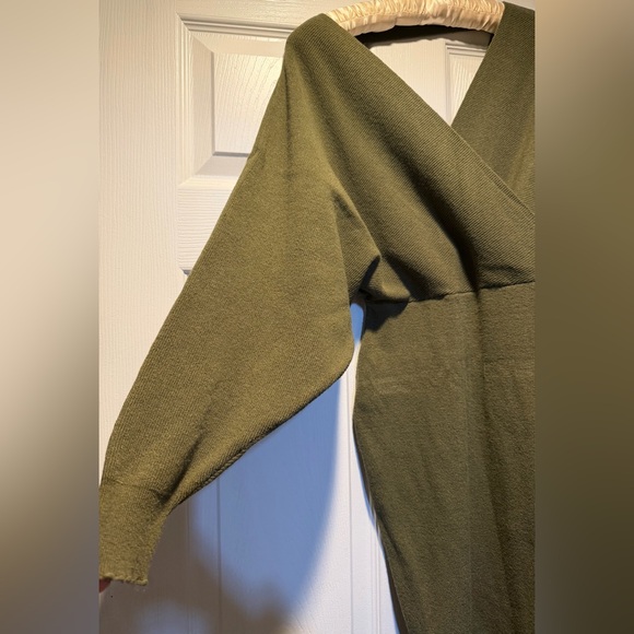 Olive green fitted V neck sweater dress - Picture 8 of 10